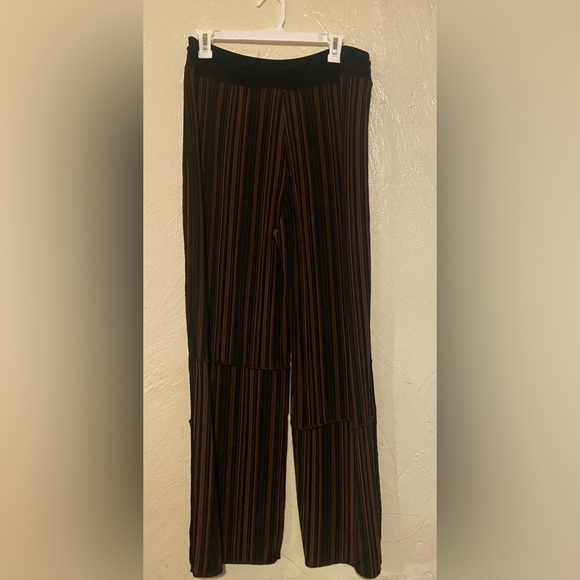 Chico’s Travelers pants - Picture 2 of 2